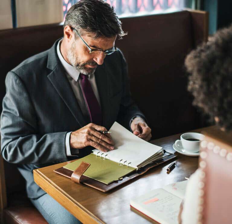Notary public and private notary services at Arabian business center